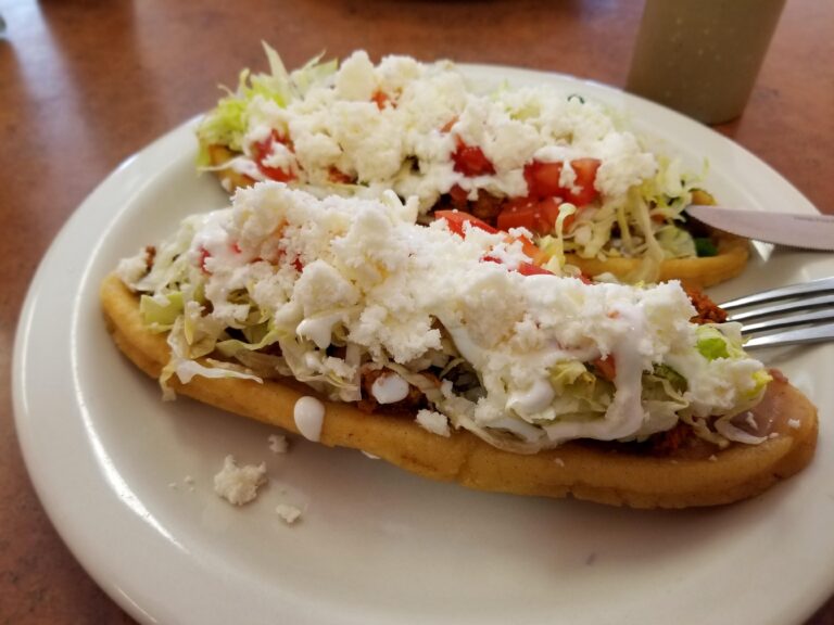 Huaraches Mexican food